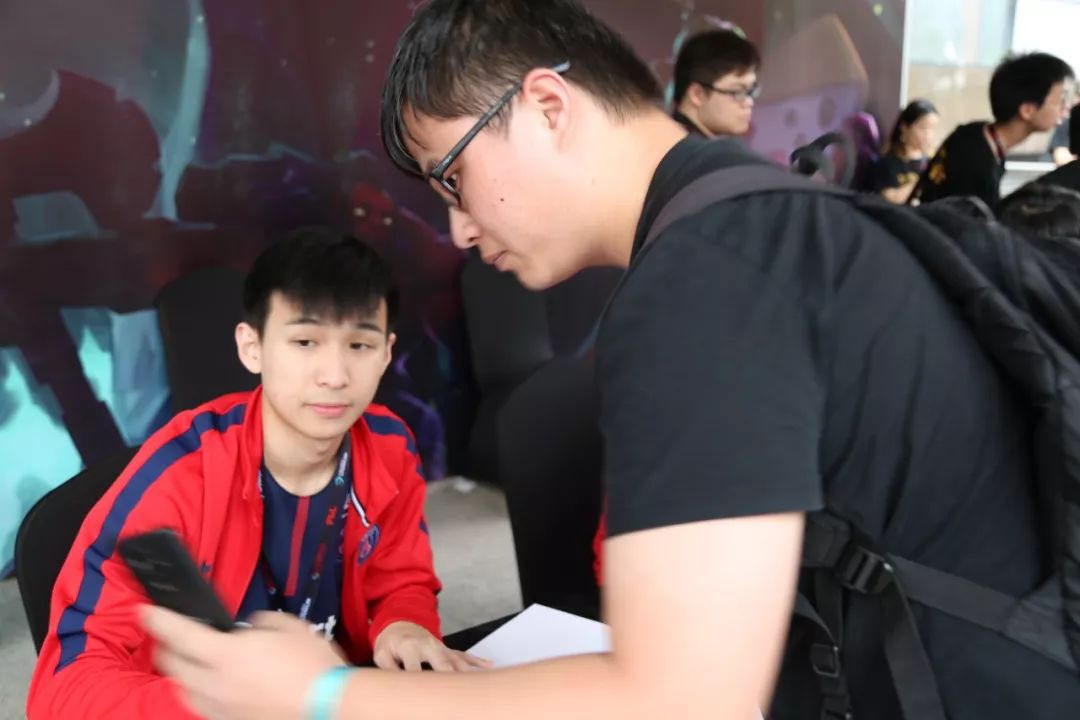 Han Yi透露： JD Gaming 教练可能是 cvMax 或者 Sin Scout，代理商可能会被联盟列入黑名单
