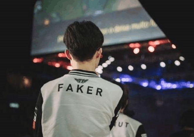 LCS活化石战队CLG官宣：全部选手离队