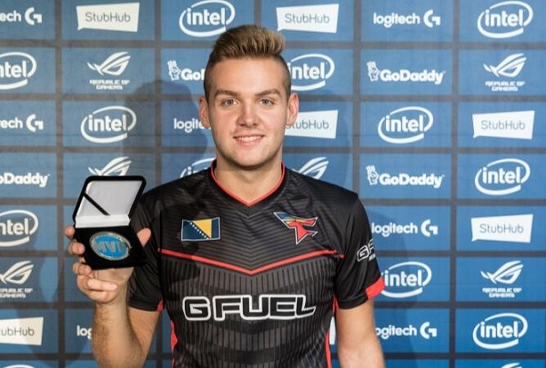 PCS赛区网友热议Doggo回PCS不如退役：LDL好像比较好赚欸 水很深！